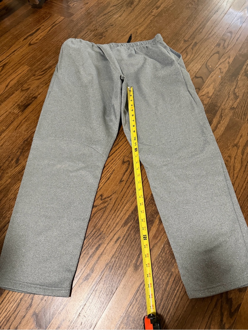 Nike Men's Light Gray Athletic Joggers